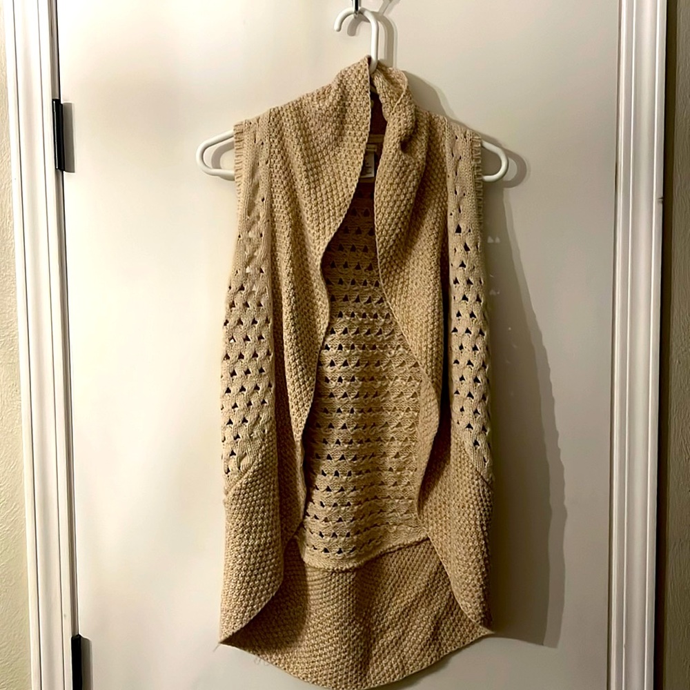 Max Studio sleeveless sweater long vest.